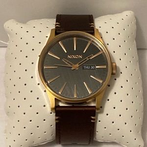 Nixon Brown leather band, rose gold face